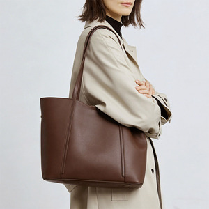 Sac fourre-tout en cuir véritable pour femmes, couleur unie, minimaliste, ouvert, pour usage quotidien, sac à bandoulière de grande capacité, sac à main pour le travail et le bureau - Product Image 5
