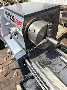 Tour manuel 6250B, longueur de tournage maximale 1500 mm, outil d'usinage de précision en très bon état, idéal pour les projets de travail des métaux - Product Image 6