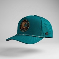 Casquette de baseball verte imperméable à 5 panneaux avec logo en PVC caoutchouc, perforations découpées au laser personnalisées, performance sportive, golf, avec cordon