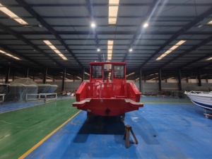 Embarcación de Rescate de Alta Velocidad de 32' (10 m), Multiusos, para Respuesta a Emergencias, Transporte y Posibles Aterrizajes en Aguas Poco Profundas - Product Image 4