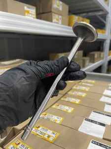 Pour les moteurs diesel des pelles 345C et 349D, les soupapes d'admission et d'échappement du moteur C13 sont de 252 à 7802 et de 224 à 3030. - Product Image 2