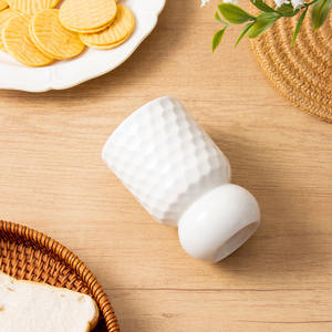 Mug en céramique créatif, tasse à pied minimaliste en porcelaine blanche, réutilisable pour la maison ou comme cadeau d'affaires - Product Image 1