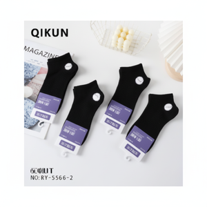 Calcetines negros hasta el tobillo para mujer, transpirables, suaves, de nailon, de punto de seda, tamaño personalizable, patrón de estampado térmico, bolsa de tamaño libre - Product Image 1