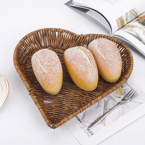 Cesta tejida de imitación de ratán en forma de corazón, tamaño M, cesta para almacenamiento de alimentos, cesta para refrigerios, diseño creativo hecho a mano - Product Image 2