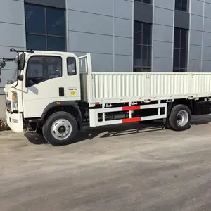 热卖中国重汽豪沃4x2 4x4 5-10吨建筑运输用轻型货运卡车