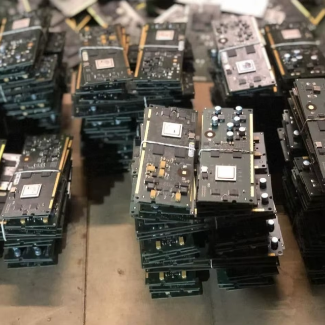 Bulk Motherboard Scrap RAM CPU Processor Accessories HMS Flake Shape DE 24kg Available Wholesale Gold Recovery Recycling