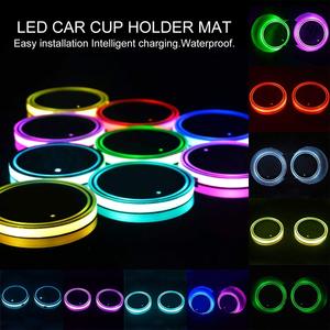 <span class=keywords><strong>Lampe</strong></span> porte-gobelet de caboteur de <span class=keywords><strong>voiture</strong></span> avec 7 couleurs de chargeur USB <span class=keywords><strong>lampe</strong></span> <span class=keywords><strong>d</strong></span>'<span class=keywords><strong>ambiance</strong></span> intérieure de caboteur lumineux - Product Image 2