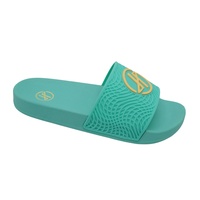 Femmes chaussures 2023 nouveau design en gros femmes pantoufles diapositives et chaussures salle de bain maison plaine hommes été pantoufle semelle extérieure souple toboggan