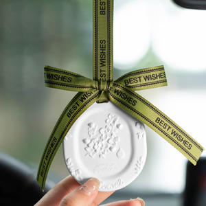 Ambientador Colgante para Coche Yiju con Aroma a Gardenia, 50 ml, 100 ml, Elimina Olores, Estándar Nacional, Sin Electricidad - Product Image 4