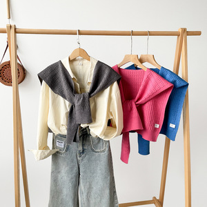 Châle tricoté uni unisexe, petit, à nouer, pour le printemps, la protection du cou en bureau ou en pièce climatisée, et comme accessoire décoratif. - Product Image 4