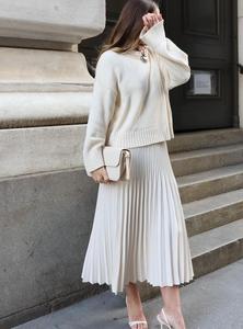 Fabricant de robes OEM, <span class=keywords><strong>jupe</strong></span> et pull personnalisés, tenue d'<span class=keywords><strong>hiver</strong></span>, <span class=keywords><strong>jupe</strong></span> pull plissée en tricot décontractée <span class=keywords><strong>pour</strong></span> femmes <span class=keywords><strong>pour</strong></span> femmes - Product Image 3