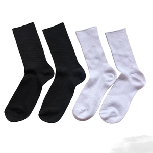 Exceso de Inventario, Calcetines Baratos, Calcetines Clásicos Negros y Blancos para <span class=keywords><strong>Mujer</strong></span>, Calcetines de Media Pantorrilla de Doble Aguja, Calcetines de Algodón Suave para Uso Diario - Product Image 4