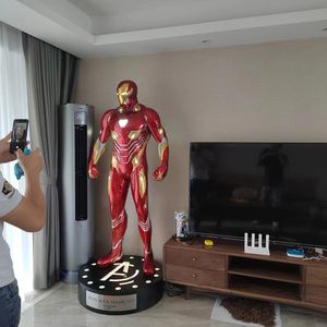 Vendita calda in resina scultura Marvel film vita <span class=keywords><strong>uomo</strong></span> formato ferro statue per la decorazione commerciale di strada - Product Image 1