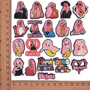 Nuevo diseño Pvc moda chica zapato encantos Karol G zapato cantante encantos rojo rosa accesorios para el cabello <span class=keywords><strong>Harry</strong></span> estilo decoración encanto - Product Image 2