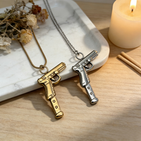 Collier pendentif pistolet en acier inoxydable plaqué or 18 carats, hypoallergénique, style hip-hop punk, résistant à l'eau, bijoux pour hommes