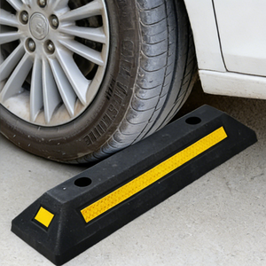 Oferta Especial: Topes de Rueda Reflectantes Amarillos y Negros de Goma y Plástico para Protección de Estacionamientos - Product Image 2