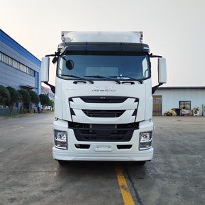 Exportación a Rusia y África de Camión Isuzu Giant Coffee de 9.6m con Cortina Lateral - Product Image 2