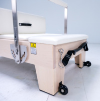 Boîte de réformateur Pilates de qualité studio avec ressort à haute tension, un accessoire de réformateur Pilates magnifiquement conçu.
