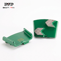 Outils de meulage diamantés trapézoïdaux grain 30 pour le nivellement des sols en béton souple, compatibles avec le système de plaque ronde à 3 broches, vente en gros