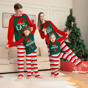 Pijamas Navideños Personalizados a Rayas Rojas para Mujer, Cintura Elástica, Ropa de Dormir Familiar con Estampado de Duende - Product Image 1