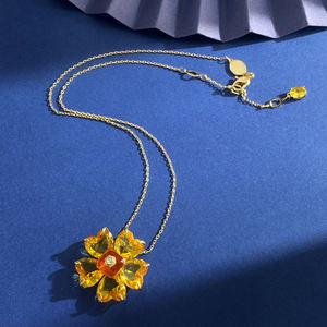 Collar de Clavícula con Flor Chapada en Oro de Plata S925 - Colgante de Circonita Amarilla con Corte Radiante Certificado por HRD, Clásico y Elegante para Bodas y Fiestas - Product Image 6