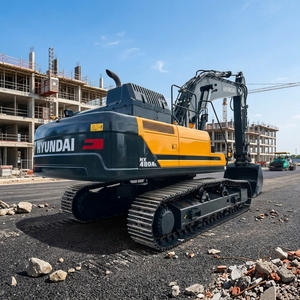 Hot Selling High Quality Hyundai HX480 Hydraulic Excavator Small Crawl Digger in Good Condition - Product Image 1