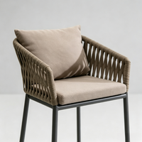 Tabouret de bar d'extérieur en alliage d'aluminium tressé avec accoudoirs, chaise de comptoir pour patio, gris foncé, durable, léger, moderne et minimaliste