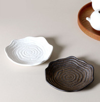 Vaisselle en porcelaine japonaise or blanc, forme de fleur créative, petite assiette peu profonde pour dessert et sushi