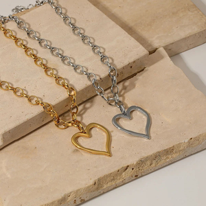 <span class=keywords><strong>Collana</strong></span> <span class=keywords><strong>con</strong></span> Catena Spessa in Acciaio Inossidabile e <span class=keywords><strong>Grande</strong></span> Ciondolo a <span class=keywords><strong>Cuore</strong></span> Traforato per Donne, Gioiello alla Moda Impermeabile 18K - Product Image 5