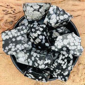 Piedra de Obsidiana en Bruto con Forma de Copo de Nieve, Cristal Natural Curativo de Alta Calidad al por Mayor para Decoración del Hogar y Regalos de Navidad - Product Image 3