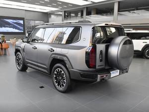 Miglior Prezzo: Nuovo SUV Ibrido Plug-in Zongheng G700 a 6 Posti con Interni Scuri Adatto a Conducenti Adulti - Ricarica Rapida in 0,17 Ore - Product Image 2