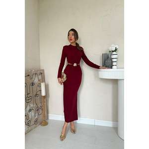 Vestido de Noche Borgoña Ajustado con Cuello Alto, Fruncido y Aberturas, de Satén, Ajuste Cómodo, Cintura Natural - Product Image 4