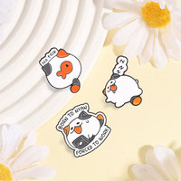 Turbo Granny Glückskatze Emaille-Anstecknadel Kawaii Dreifarbige Katze Geometrische Biene Goldfisch Enten-Brosche Reversnadel Taschen-Abzeichen Schmuck Geschenk für Freunde