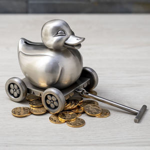 กระปุก<span class=keywords><strong>ออมสิน</strong></span>การ์ตูนสุดสร้างสรรค์สำหรับเด็กกันน้ำได้ของเล่นน่ารักๆลูกหมูกระปุกออมสินรูปเป็ดหมุนได้ - Product Image 1