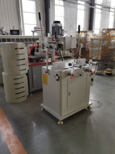 เครื่องกัดแบบแกนเดียว E-WORLD สำหรับทำหน้าต่างและประตู UPVC PVC - Product Image 2