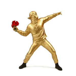 Estatua <span class=keywords><strong>de</strong></span> Resina Hecha a Mano con Diseño <span class=keywords><strong>de</strong></span> Lanzador <span class=keywords><strong>de</strong></span> Flores, Escultura <span class=keywords><strong>de</strong></span> Arte Callejero Estilo Banksy Pintada a Mano, Figura <span class=keywords><strong>de</strong></span> Graffiti <span class=keywords><strong>de</strong></span> 18 cm para Decoración Moderna del Hogar, Regalo - Product Image 5