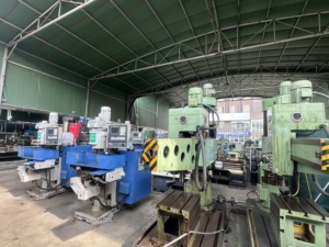 Machine <span class=keywords><strong>de</strong></span> perçage radial mécanique Z3050X16/1 à prix usine, 50 mm, robuste, <span class=keywords><strong>pour</strong></span> perçage <span class=keywords><strong>de</strong></span> métaux, avec moteur et boîte <span class=keywords><strong>de</strong></span> vitesses, occasion - Vente chaude - Product Image 5