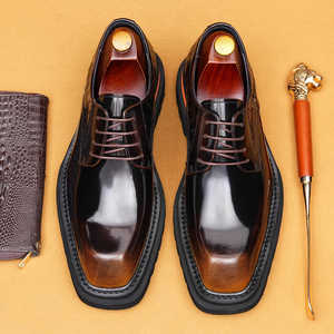 Chaussures en cuir de style nouveau avec surface brillante Cuir véritable Chaussures habillées de style britannique à embossage Semelle épaisse Chaussures habillées pour hommes - Product Image 2