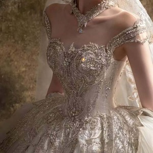 Hz029 Precioso Vestido de Novia Blanco Plateado con Escote Corazón, Cristales, Tul Esponjoso, Alas de Cadera y Cola Brillante Jancember - Product Image 3