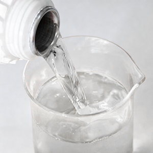 Aceite de Coco Fraccionado Puro Orgánico de Grado Alimenticio 1kg a Granel para Cuidado de la Piel y Aceite MCT Keto C8 C10 de Grado Alimenticio - Product Image 3