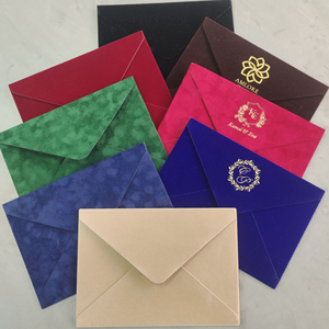 Ensemble d'enveloppes d'invitation de mariage A7 en velours microfibre luxueux avec monogramme en feuille d'or personnalisée et <span class=keywords><strong>sceau</strong></span> de <span class=keywords><strong>cire</strong></span> doré fait main - Product Image 6