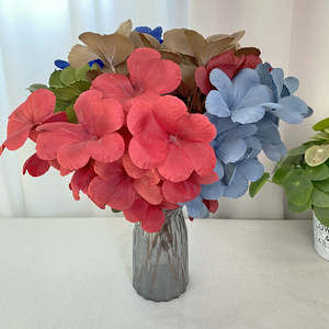 Fleurs artificielles Queyiyi, fleurs de magnolia, 48 cm, décoration de mariage, décoration intérieure, fausses feuilles vertes - Product Image 1