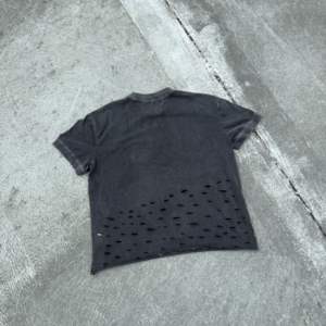 เสื้อยืดวินเทจผู้ชายสไตล์ดิสเทรส ล้างสีแบบสโตนวอช 185 GSM ขอบรุ่ย เสื้อยืดฤดูร้อน - Product Image 2