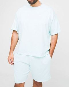 Ensemble T-shirt ample et décontracté bleu clair avec surpiqûres contrastées et short en jersey pour homme - Product Image 1