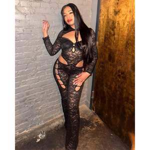 Mono de encaje personalizado 2026 para mujer, negro, transparente, con aberturas, efecto levanta glúteos, ideal para fiestas y salidas. - Product Image 3