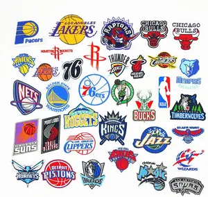 Distintivi della squadra sportiva personalizzati di fabbrica di vendita calda Logo della squadra di basket ferro sulle toppe ricamo in tessuto feltro sostenibile ricamato