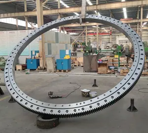 Roulement à rouleaux cylindriques croisés avec anneau d'engrenage, usine