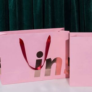 Sacs en papier cadeau modernes de luxe, impression UV, logo personnalisé, différentes couleurs, sacs de shopping en gros avec poignée pour les petites entreprises - Product Image 5