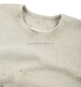 Camiseta Oversize Térmica con Gráfico Personalizado, Bajo sin Rematar, Estampado DGT, Efecto Desgastado, Borde Cortado, Textura Waffle, Manga Larga - Product Image 2