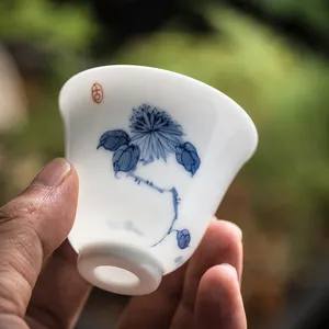 Taza de té de porcelana Jingdezhen, ciruela pintada a mano, orquídea, bambú y crisantemo, pequeña taza de té de cerámica china, juego de tazas de té Kung Fu
